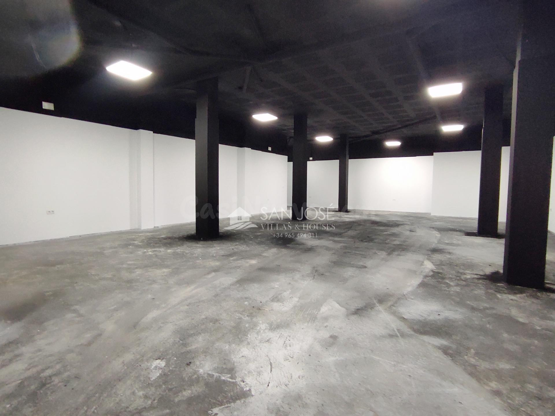 SE VENDE O ALQUILA CON OPCIÓN COMPRA LOCAL COMERCIAL DIÁFANO - foto 5