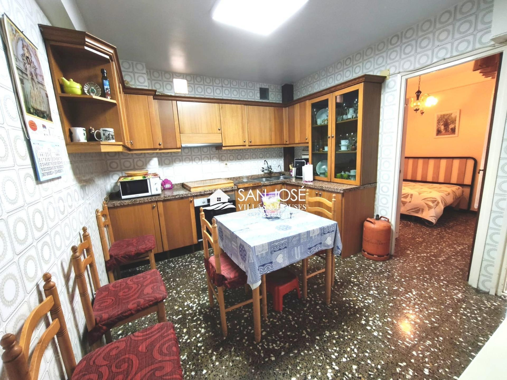 VENTA DE PISO EN ASPE, ZONA LA SERRANICA - foto 3