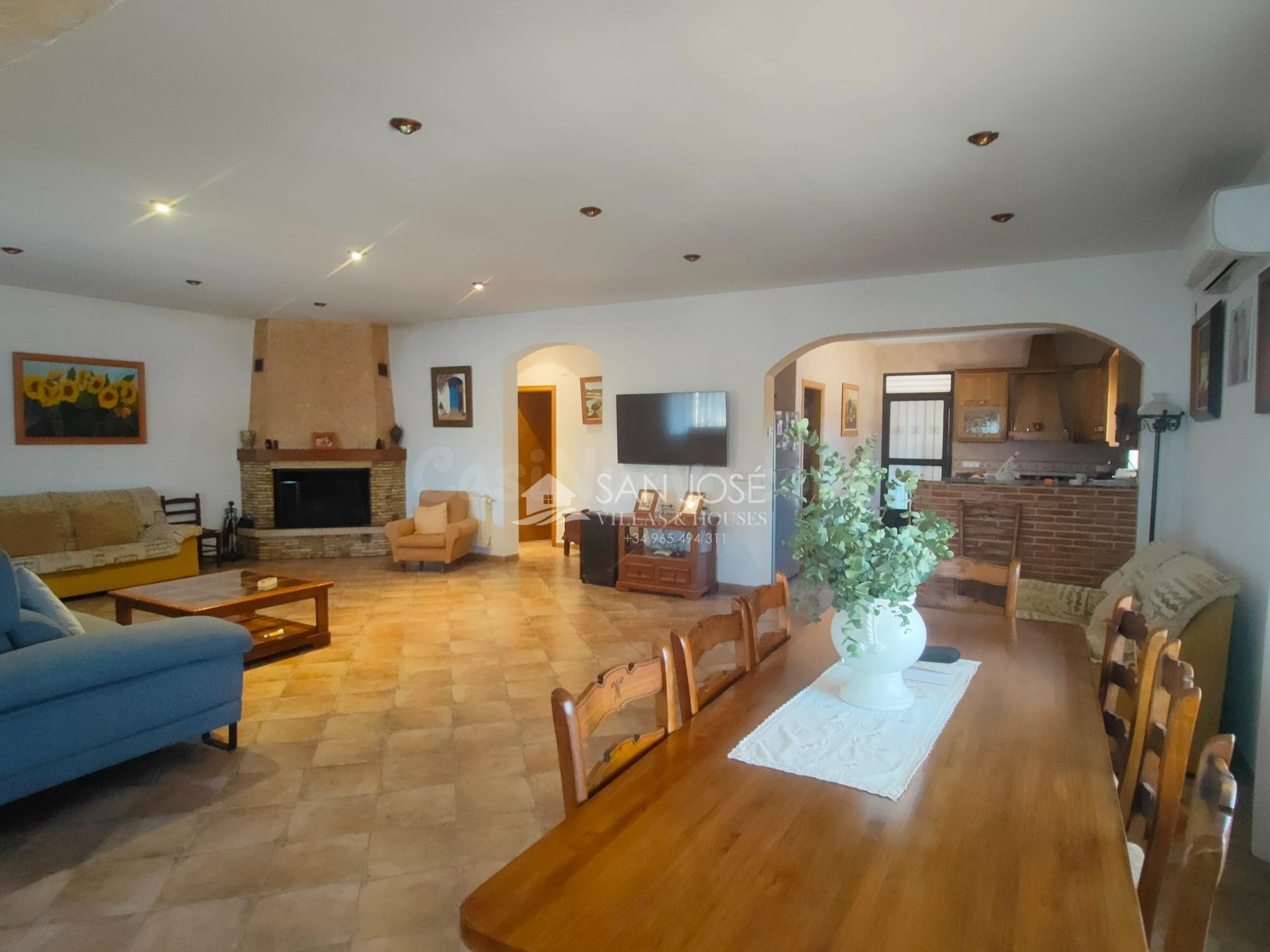 SE VENDE CHALET EN MUY BUEN ESTADO EN NOVELDA ZONA CAMPET - foto 3