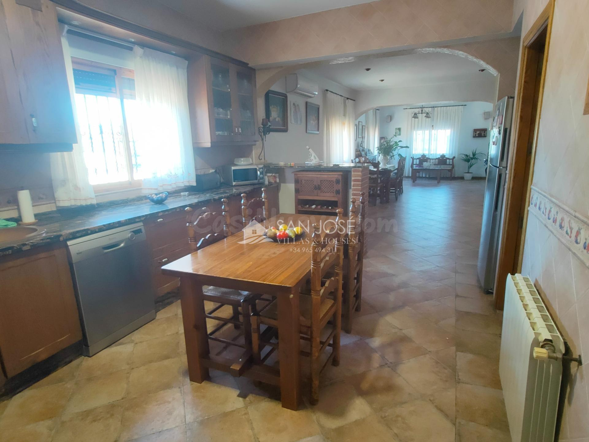 SE VENDE CHALET EN MUY BUEN ESTADO EN NOVELDA ZONA CAMPET - foto 5