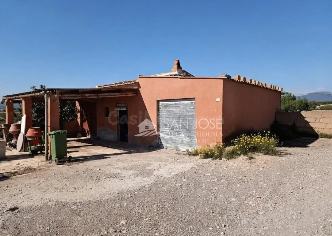 SE VENDE CASA DE CAMPO EN NOVELDA EN LA HORNA BAJA