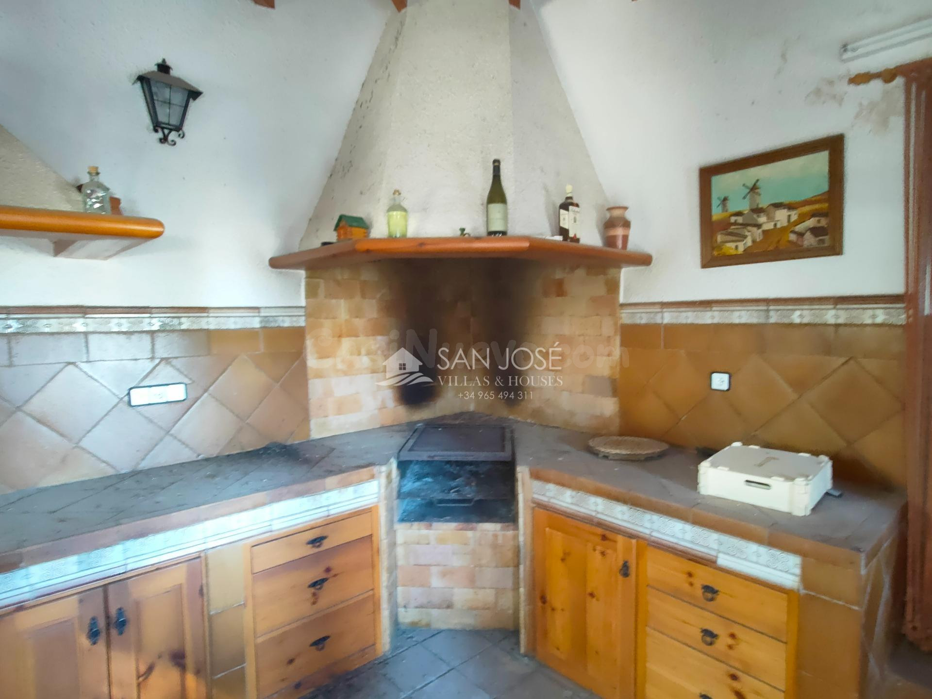 SE VENDE CHALET CON NAVE INDUSTRIAL EN BUENA ZONA DE ASPE - foto 5