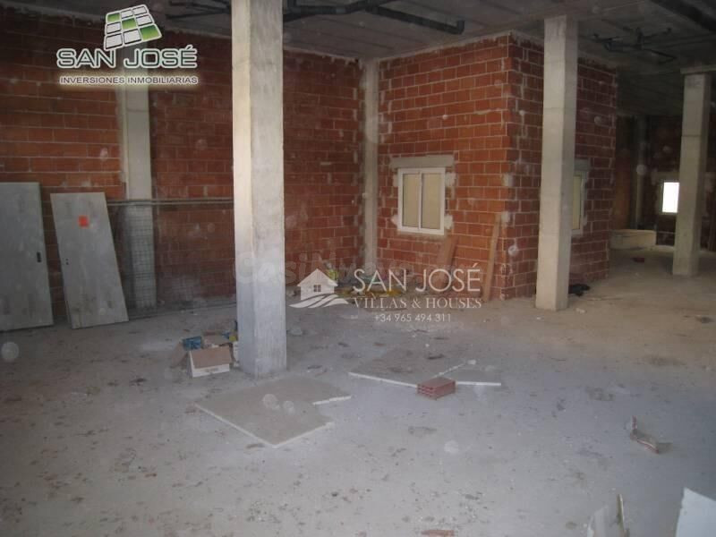 SE VENDE LOCAL COMERCIAL EN ESTADO DE OBRA EN ASPE ZONA DE L - foto 4