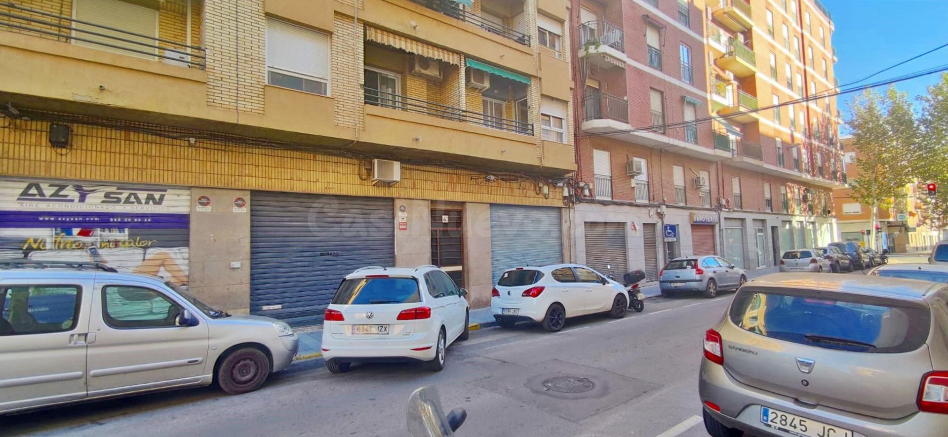 LOCAL EN VENTA EN ZONA DE PASO, FRENTE CENTRO DE SALUD DOCTO - foto 2