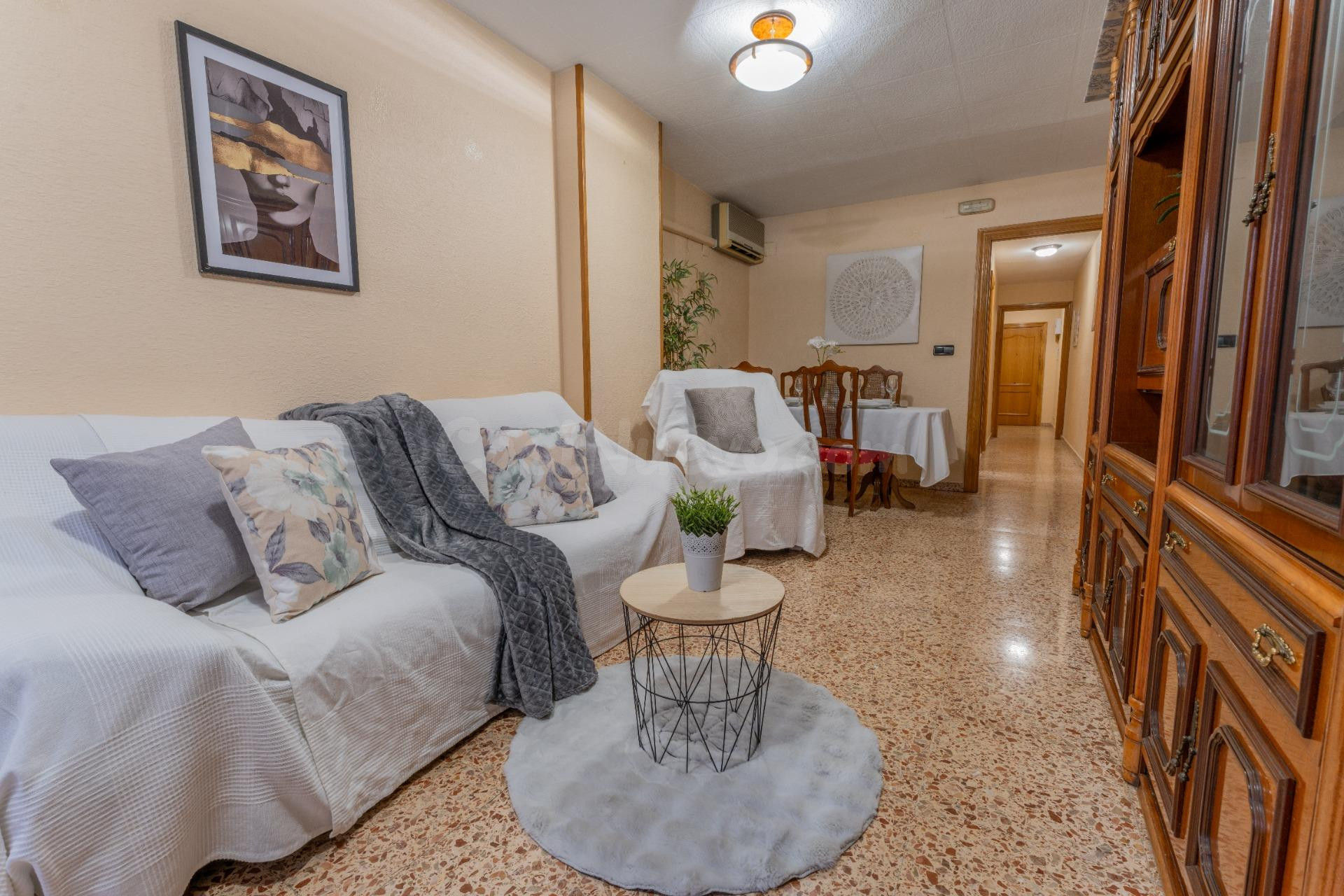 VIVIENDA TODO EXTERIOR DE 3 DORMITORIOS CON GARAJE EN CAROLI