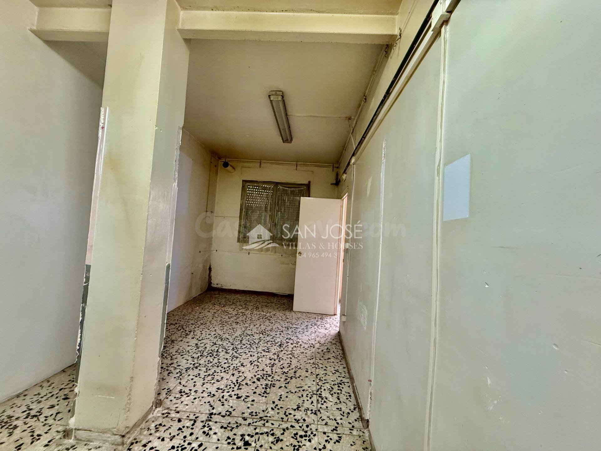 SE VENDE LOCAL COMERCIAL EN NOVELDA CON GARAJE INCORPORADO - foto 5