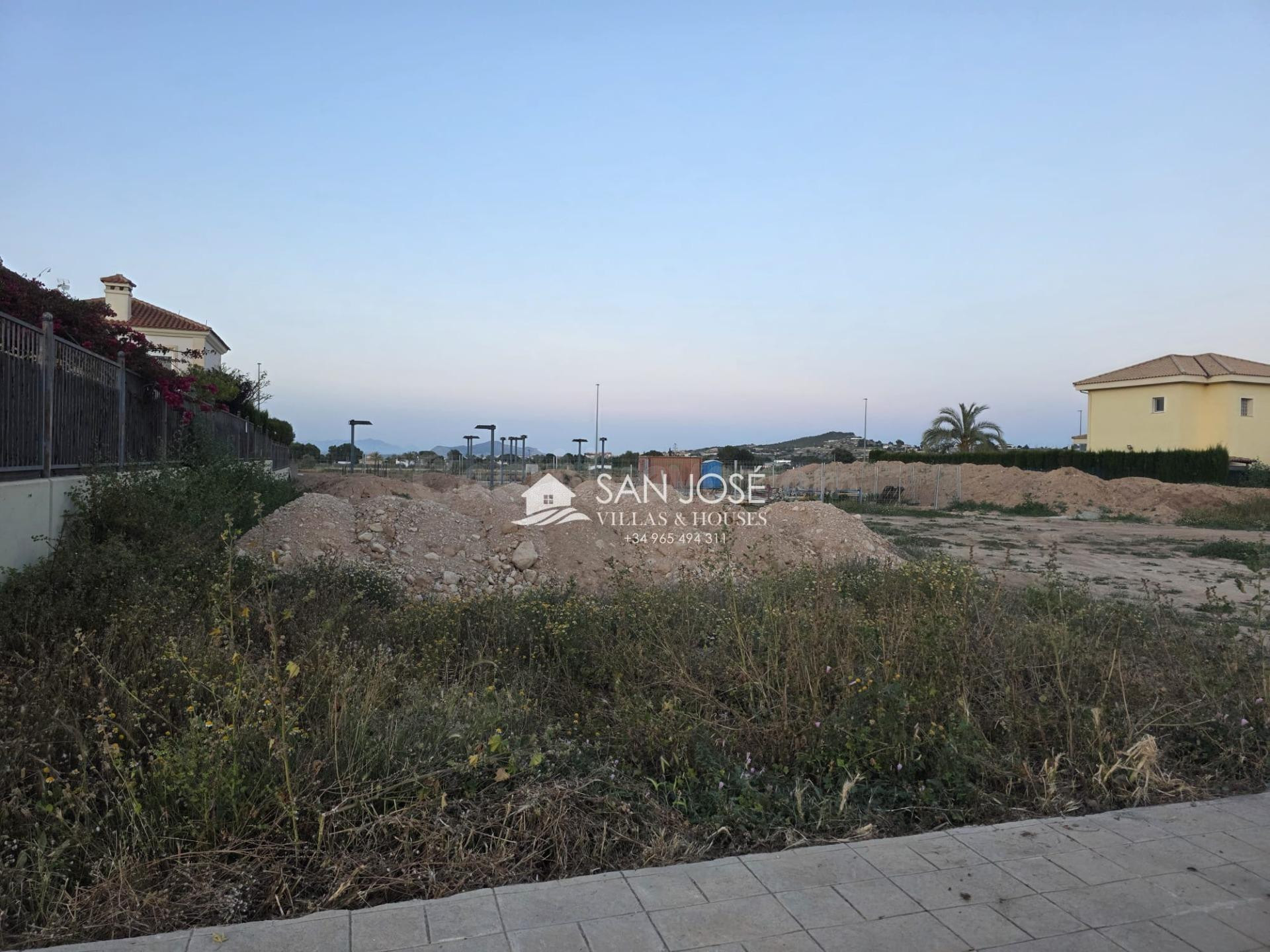 VENTA DE PARCELA URBANA EN ASPE, ZONA URBANIZACIÓN VIRGEN DE - foto 2