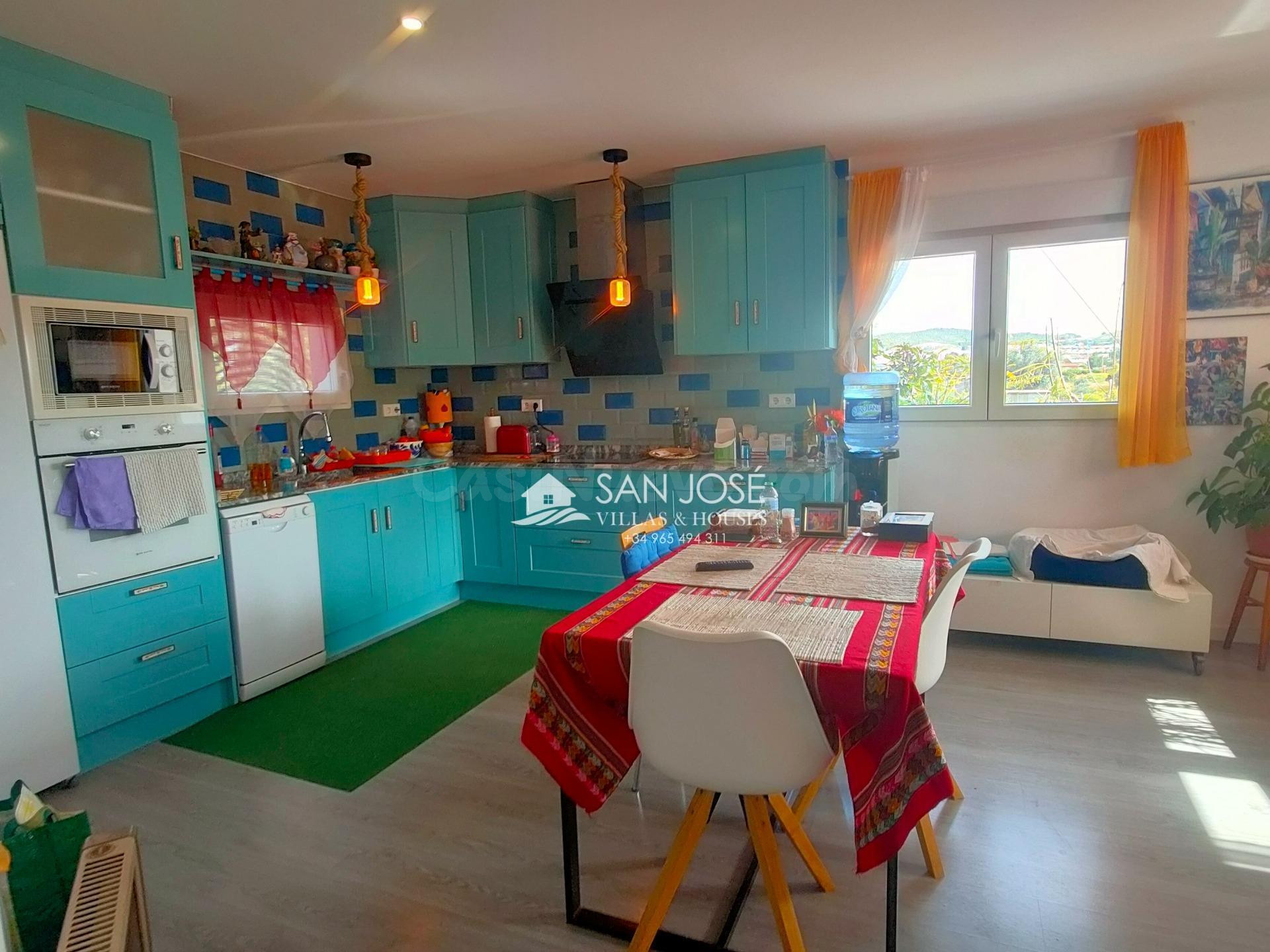SE VENDE CHALET EN MUY BUEN ESTADO EN ASPE - foto 2