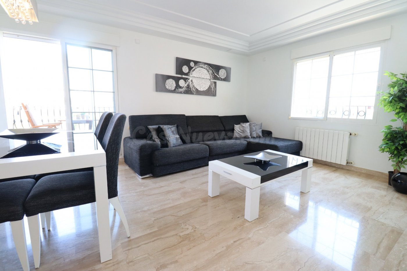 Vive a lo grande vivienda de 4 habitaciones- 3 Garajes -Tras - foto 3