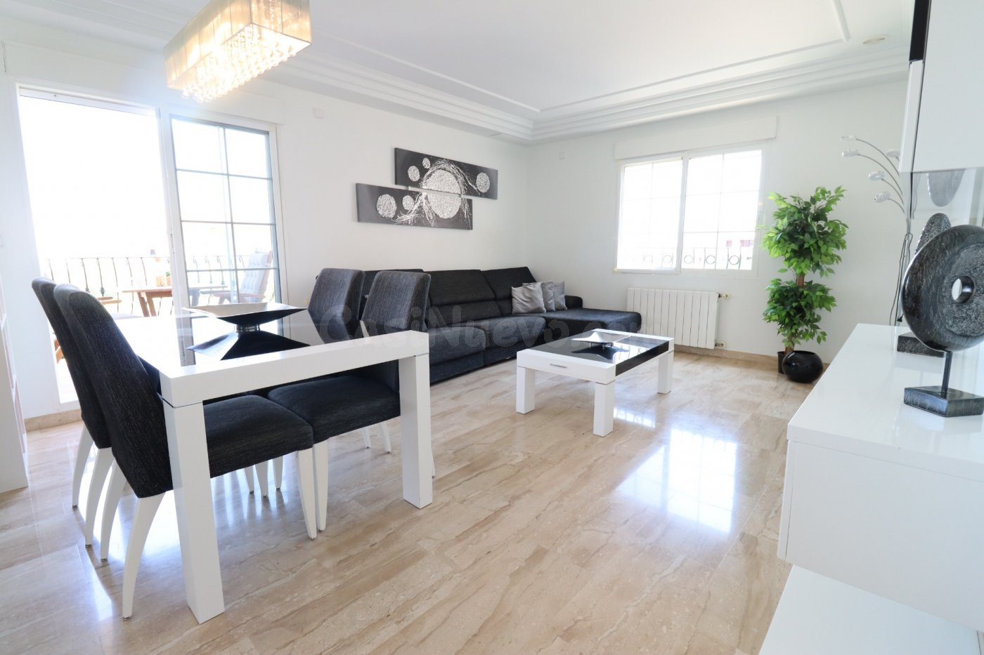 Vive a lo grande vivienda de 4 habitaciones- 3 Garajes -Tras - foto 4