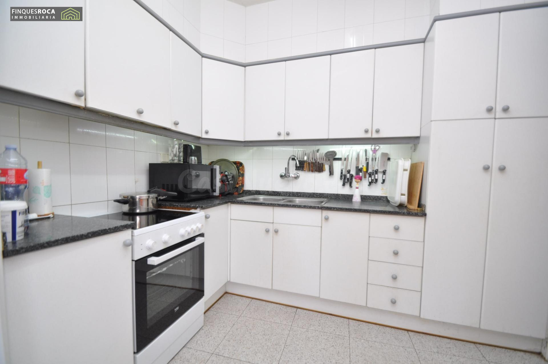 Casa de 4 habitaciones con almacén en LA Ràpita - foto 4