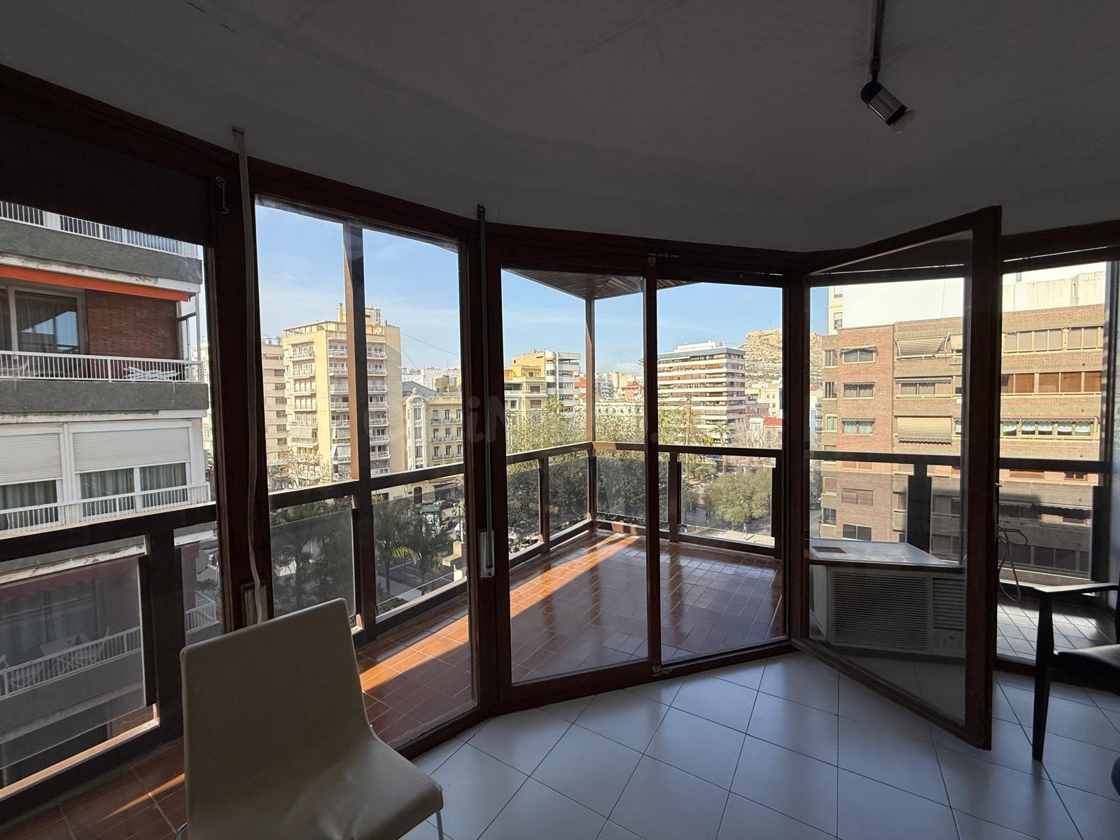 Piso en el centro de Alicante - foto 3