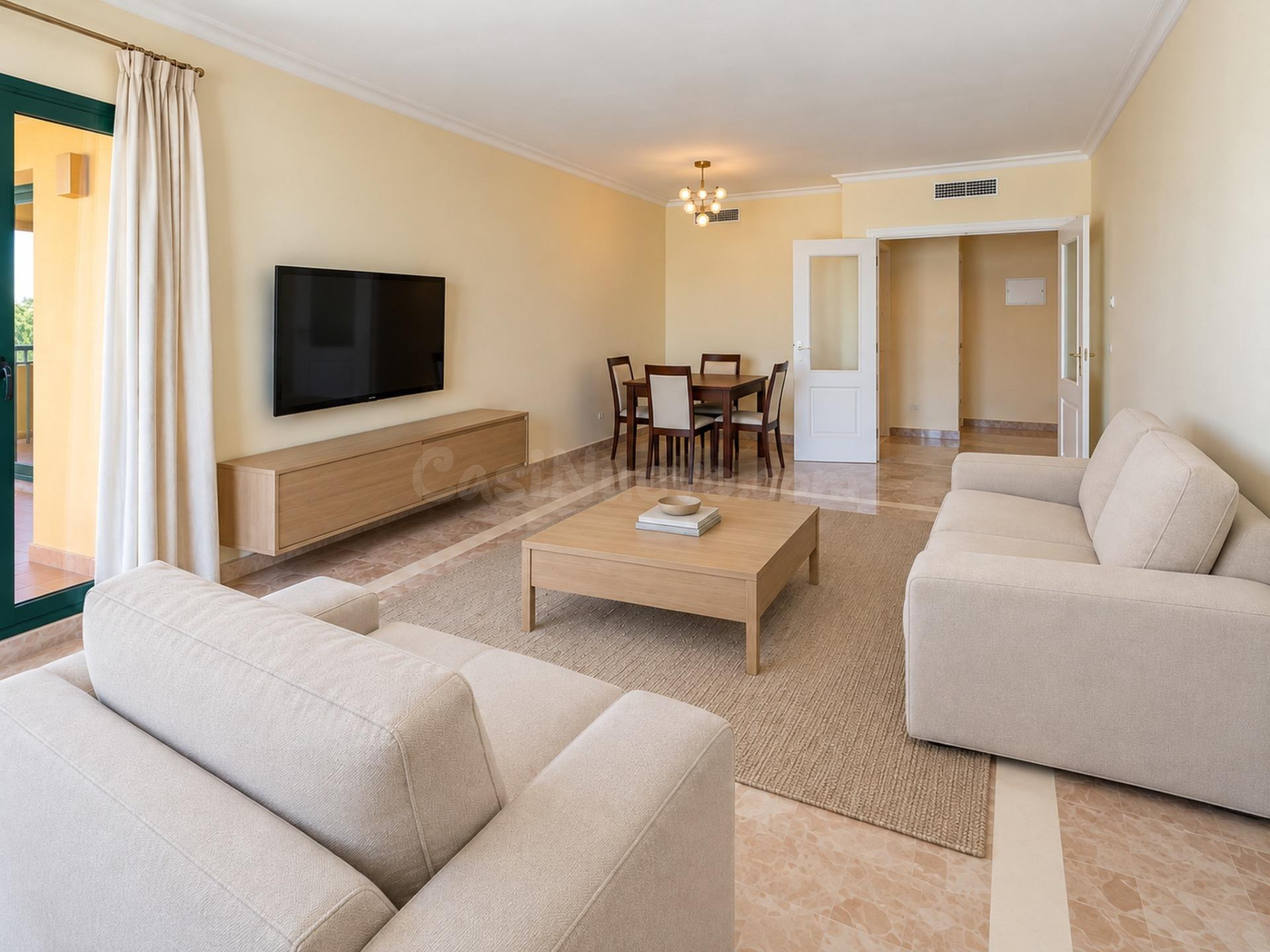 Amplio apartamento de 3 dormitorios en Los Jazmines – Nueva  - foto 2
