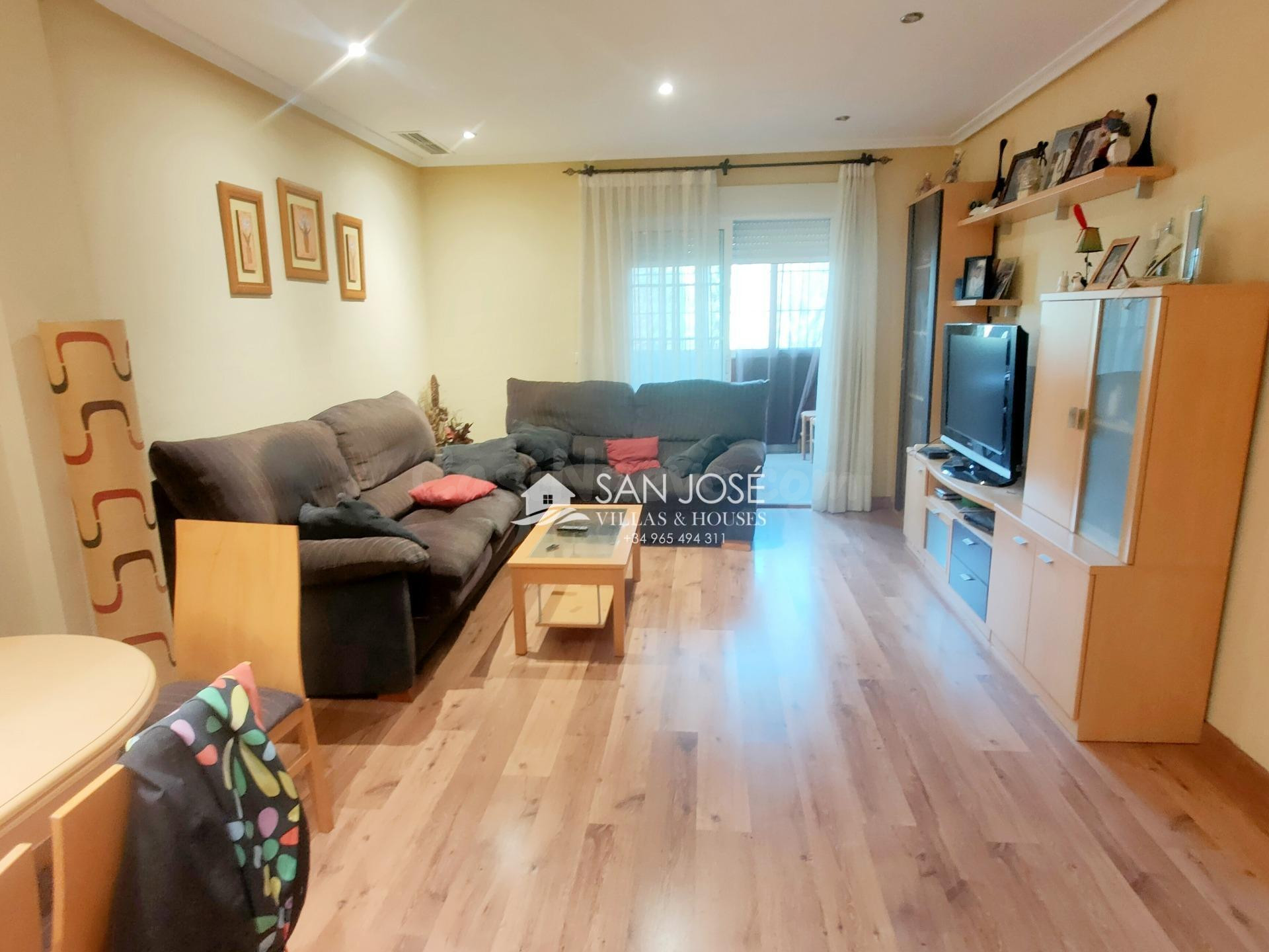 SE VENDE PISO AMUEBLADO EN MUY BUEN ESTADO EN ASPE