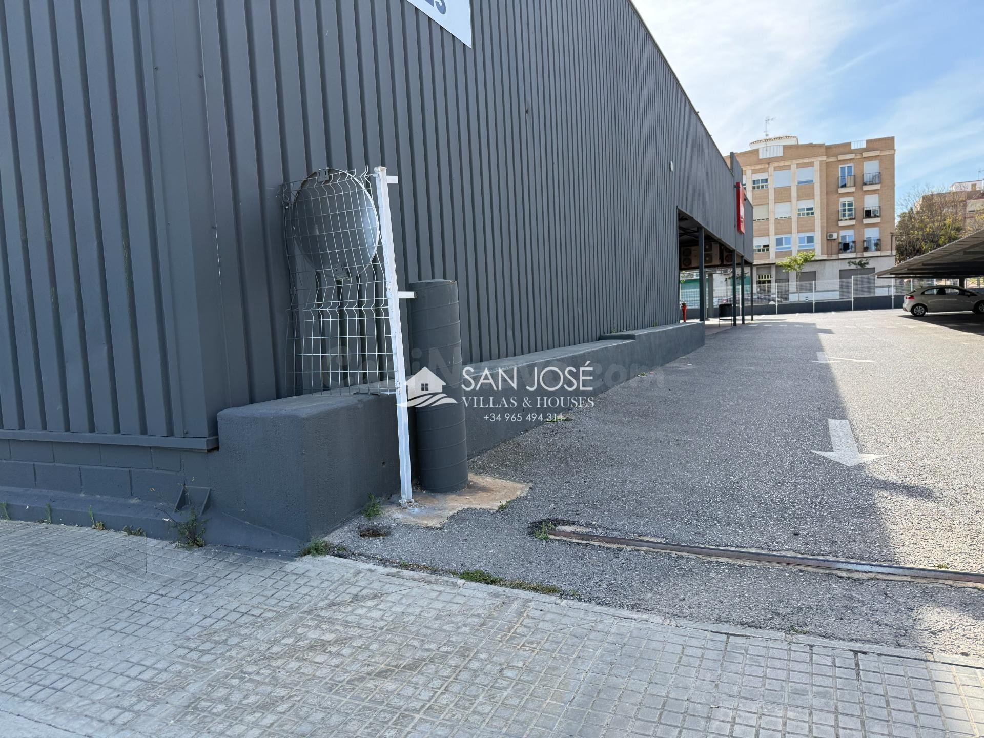 ALQUILER DE NAVE EN NOVELDA CON APARCAMIENTO - foto 3