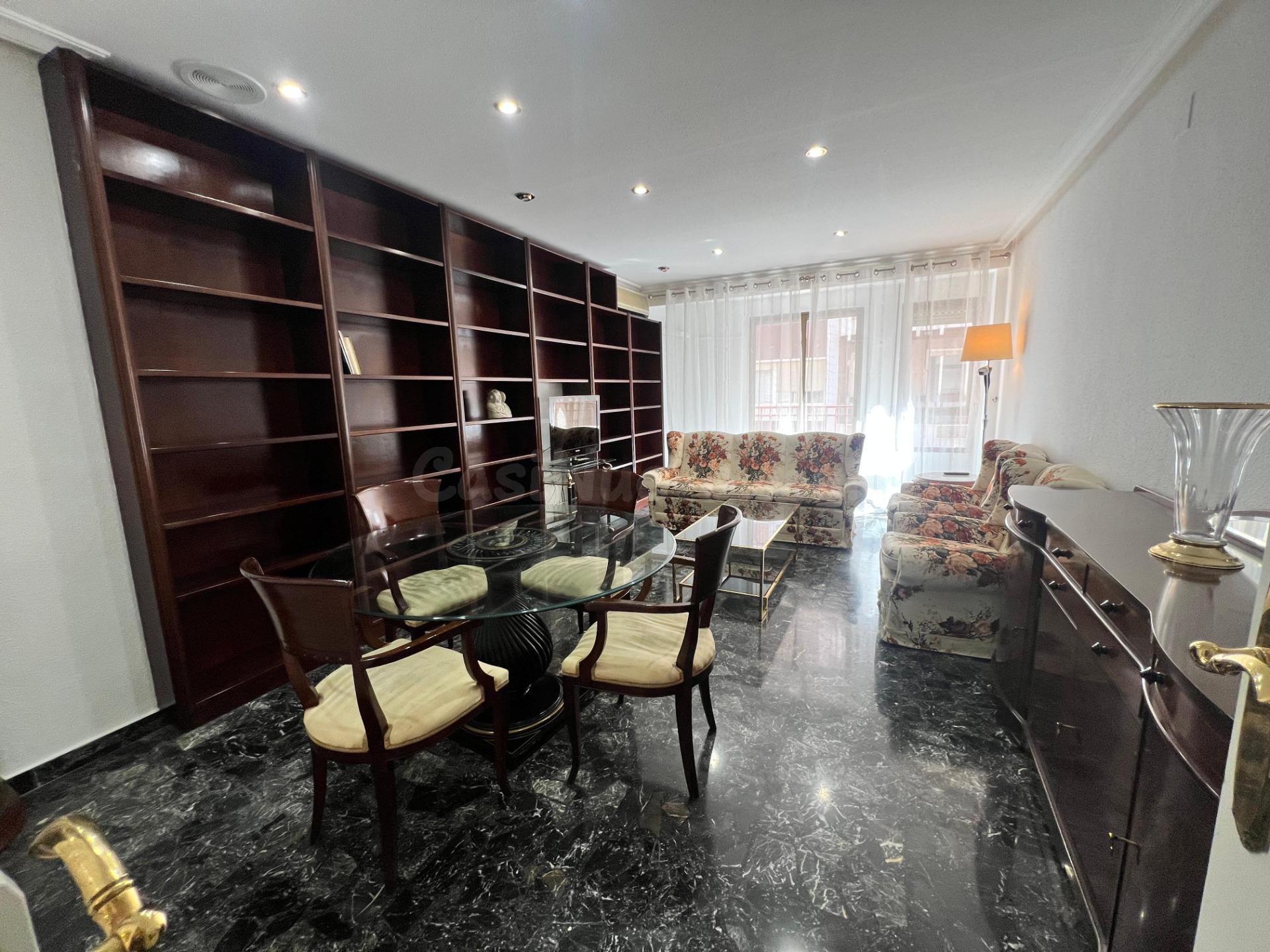 Amplia vivienda con ascensor y plaza de parking - foto 3