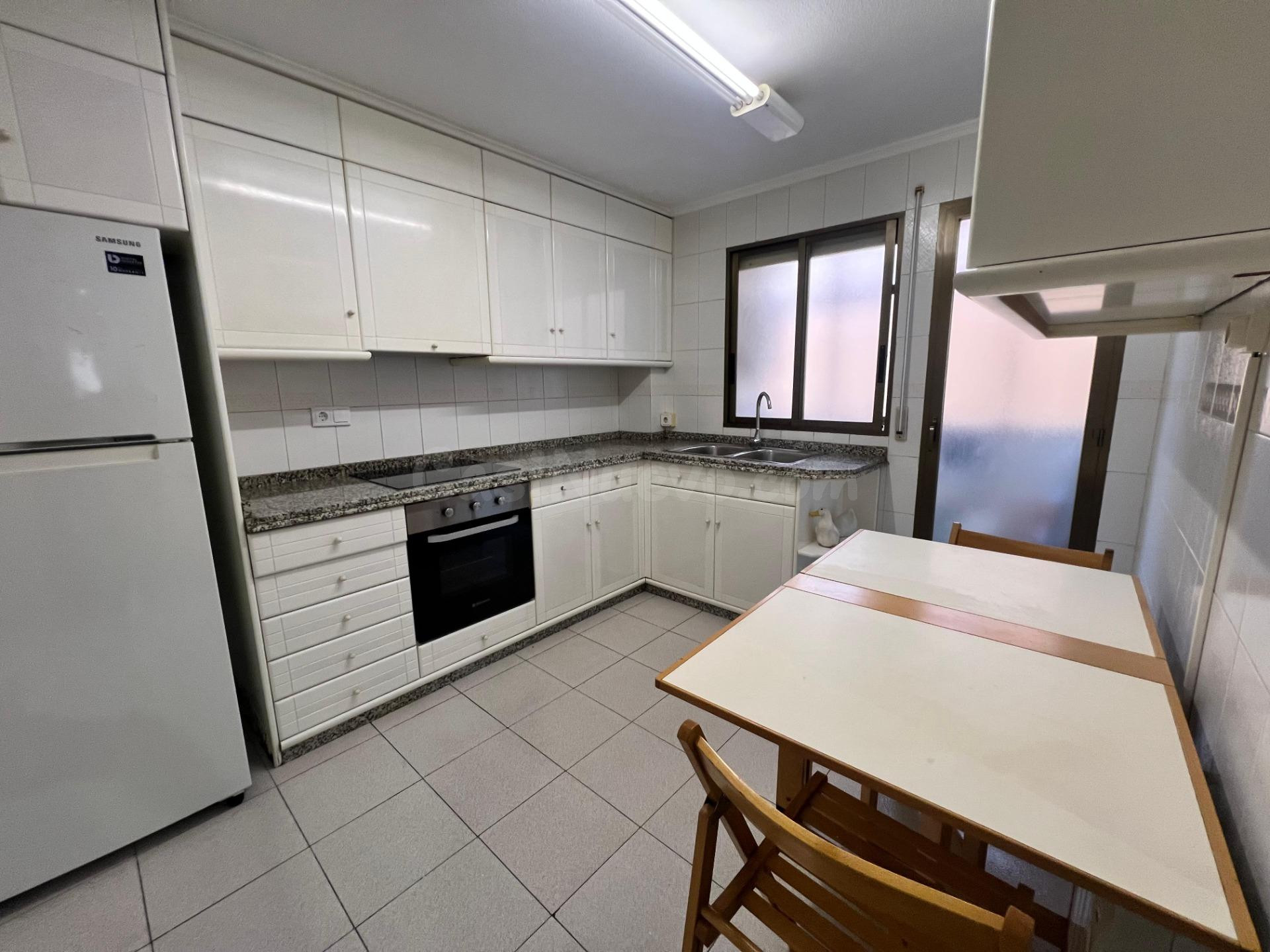 Amplia vivienda con ascensor y plaza de parking - foto 4