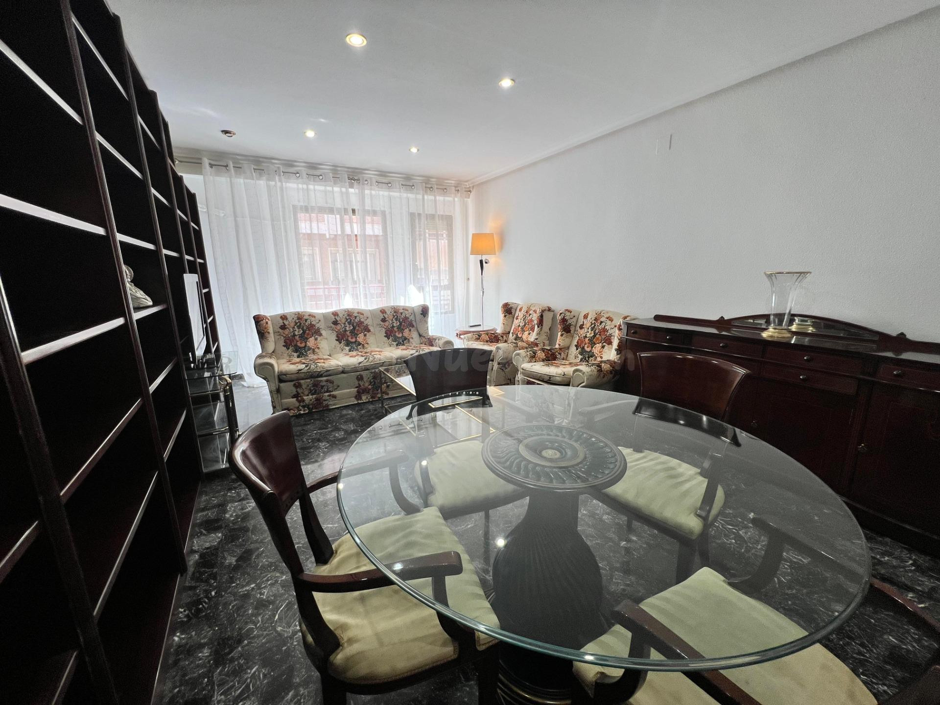 Amplia vivienda con ascensor y plaza de parking - foto 5