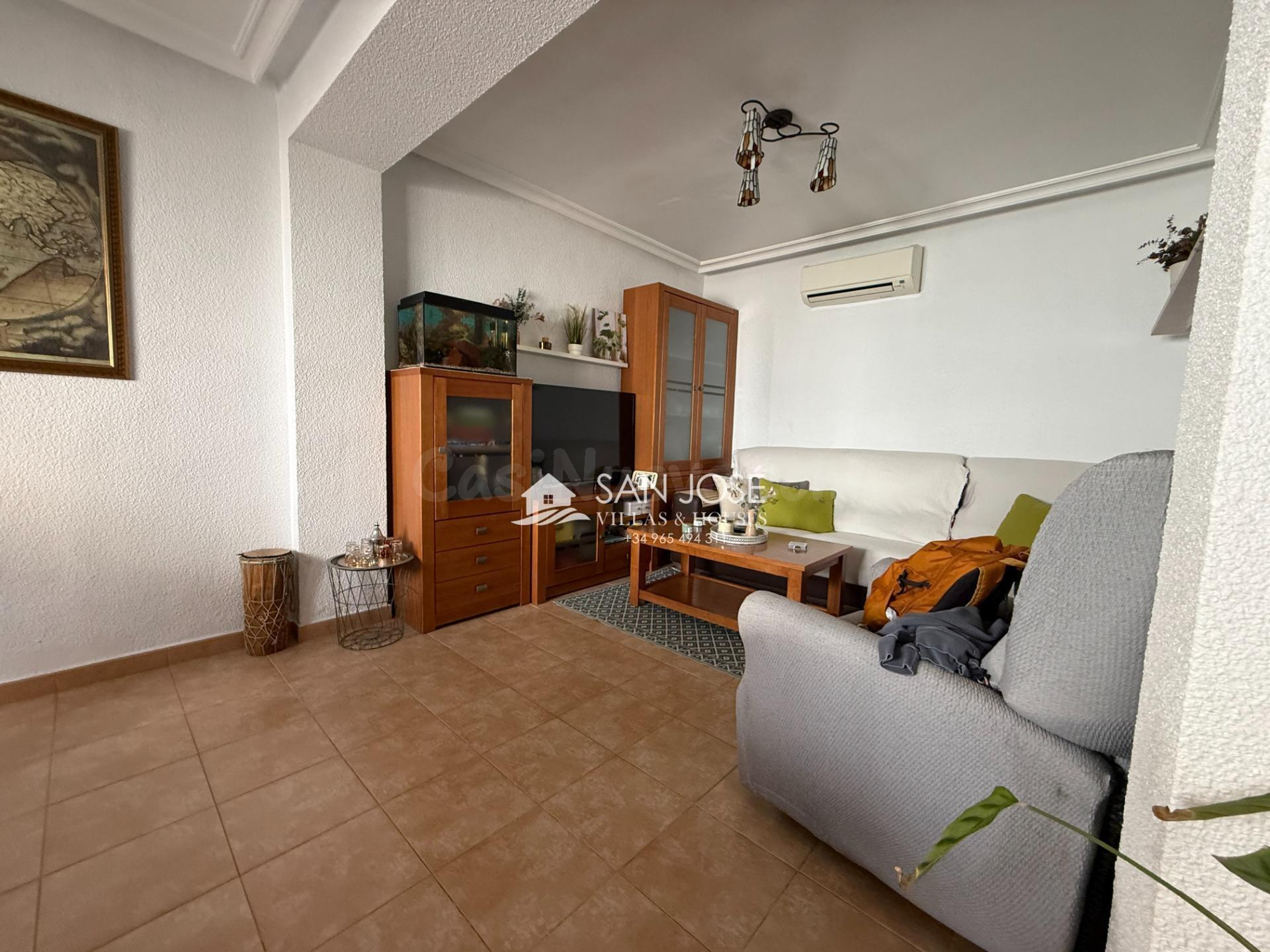 SE VENDE ADOSADO EN ASPE REFORMADO Y AMPLIA TERRAZA (ALQUILER CON OPCIÓN  COMRA)