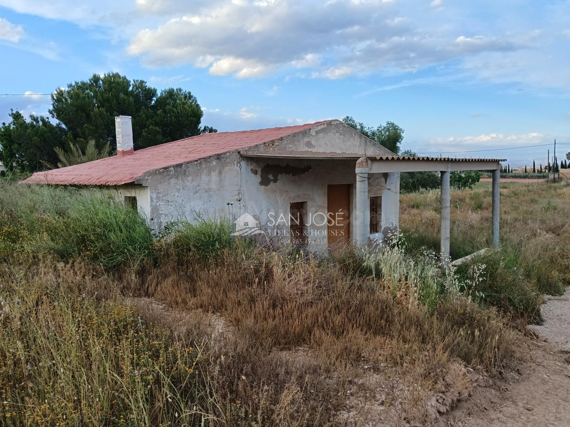 SE VENDE PARCELA CON CASITA DE CAMPO PARA REFORMAR CERCA DE  - foto 3