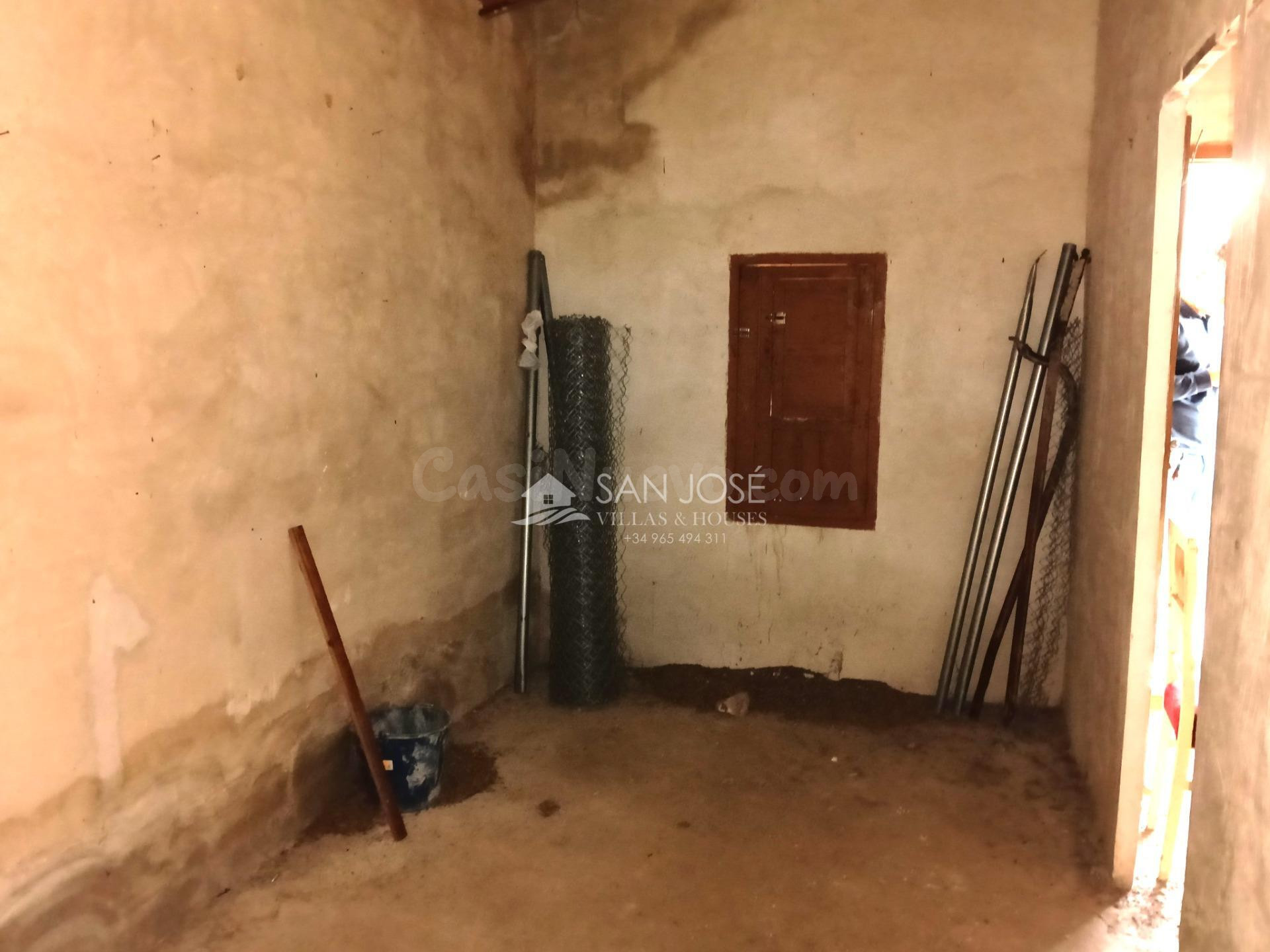 SE VENDE PARCELA CON CASITA DE CAMPO PARA REFORMAR CERCA DE  - foto 4