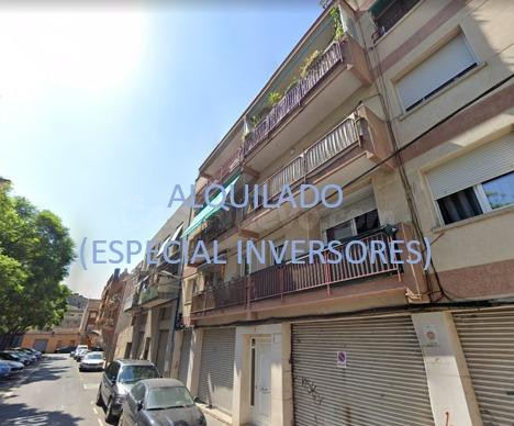 Se vende piso ALQUILADO en Llevat 9 de Viladecans, Barcelona
