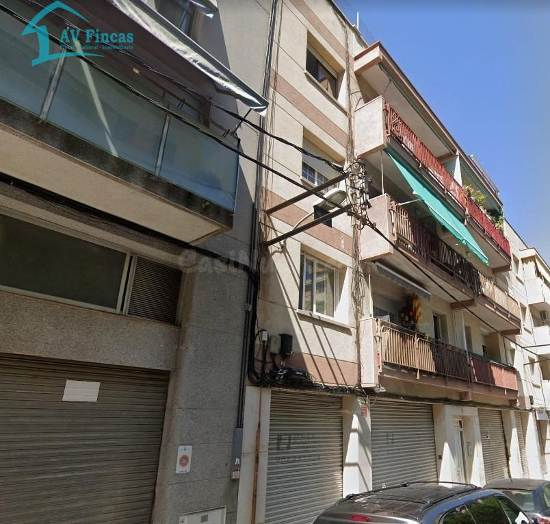 Se vende piso ALQUILADO en Llevat 9 de Viladecans, Barcelona - foto 2