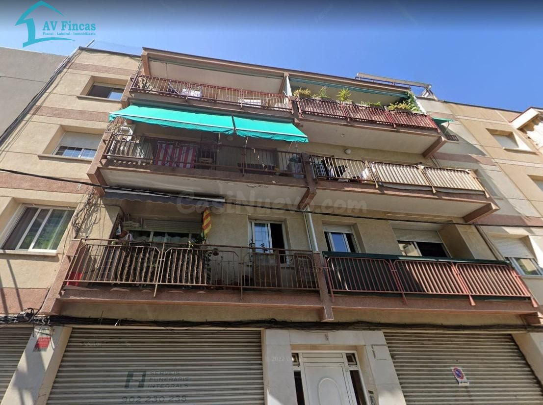 Se vende piso ALQUILADO en Llevat 9 de Viladecans, Barcelona - foto 3