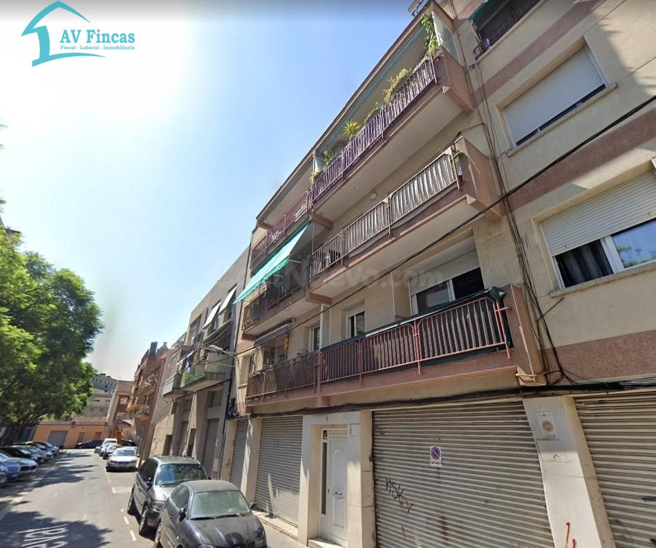 Se vende piso ALQUILADO en Llevat 9 de Viladecans, Barcelona - foto 4