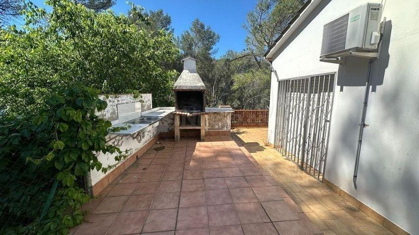 CASA OKUPADA EN VENTA EN Calle Taio 4 de CASTELLVI DE ROSANE - foto 4