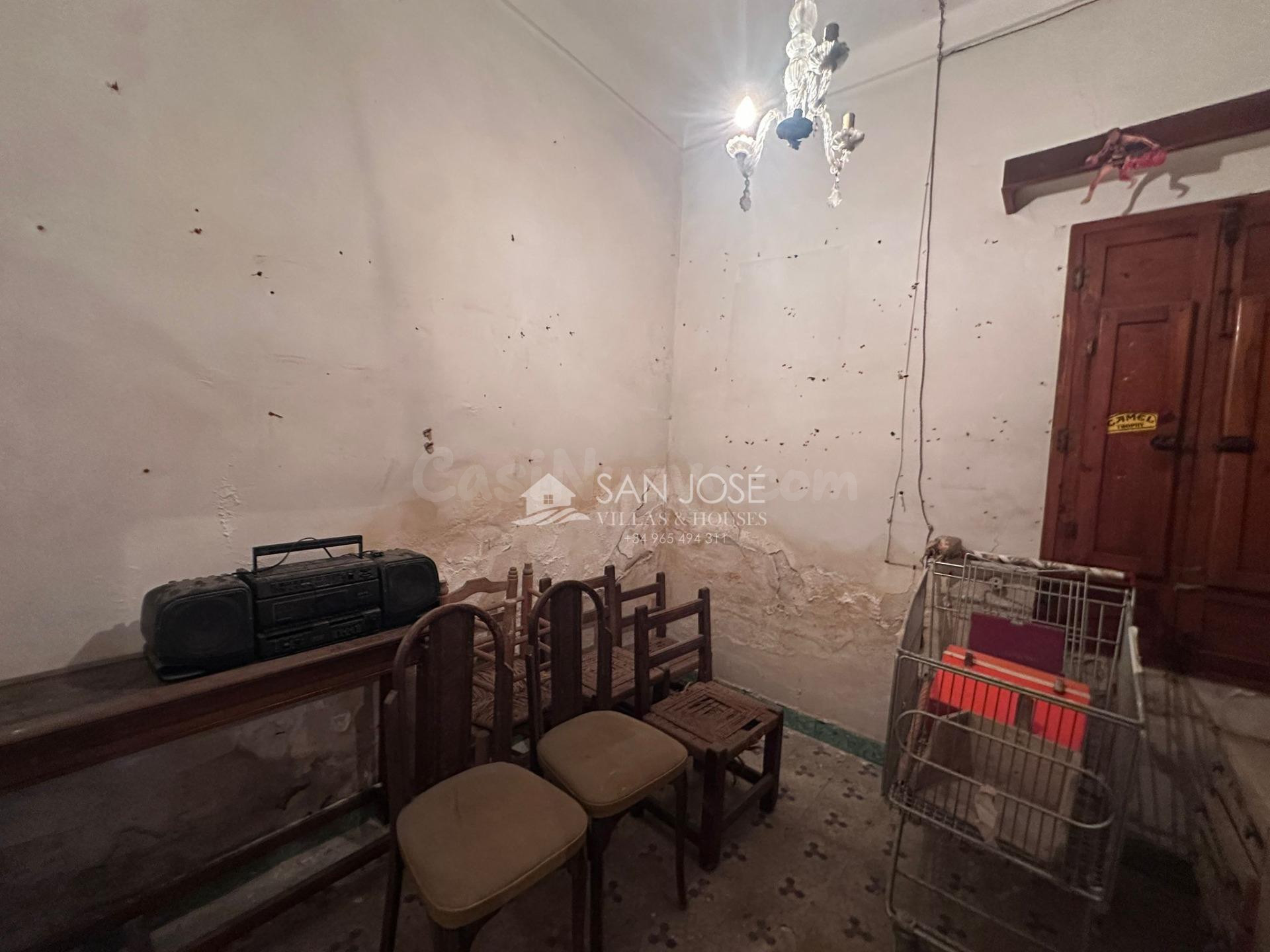 SE VENDE CASA SOLAR EN ASPE, PARA REFORMAR - foto 2