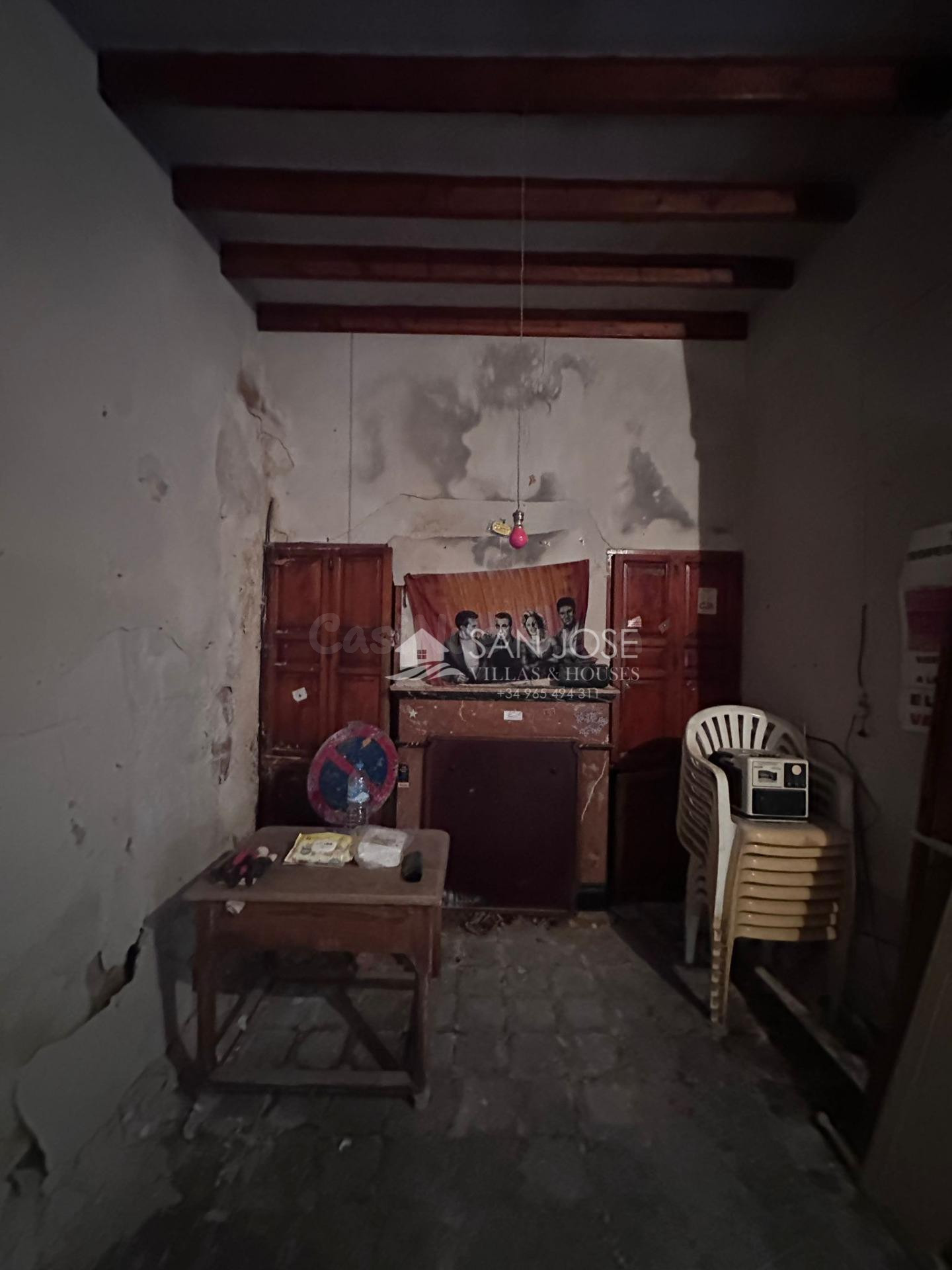 SE VENDE CASA SOLAR EN ASPE, PARA REFORMAR - foto 4