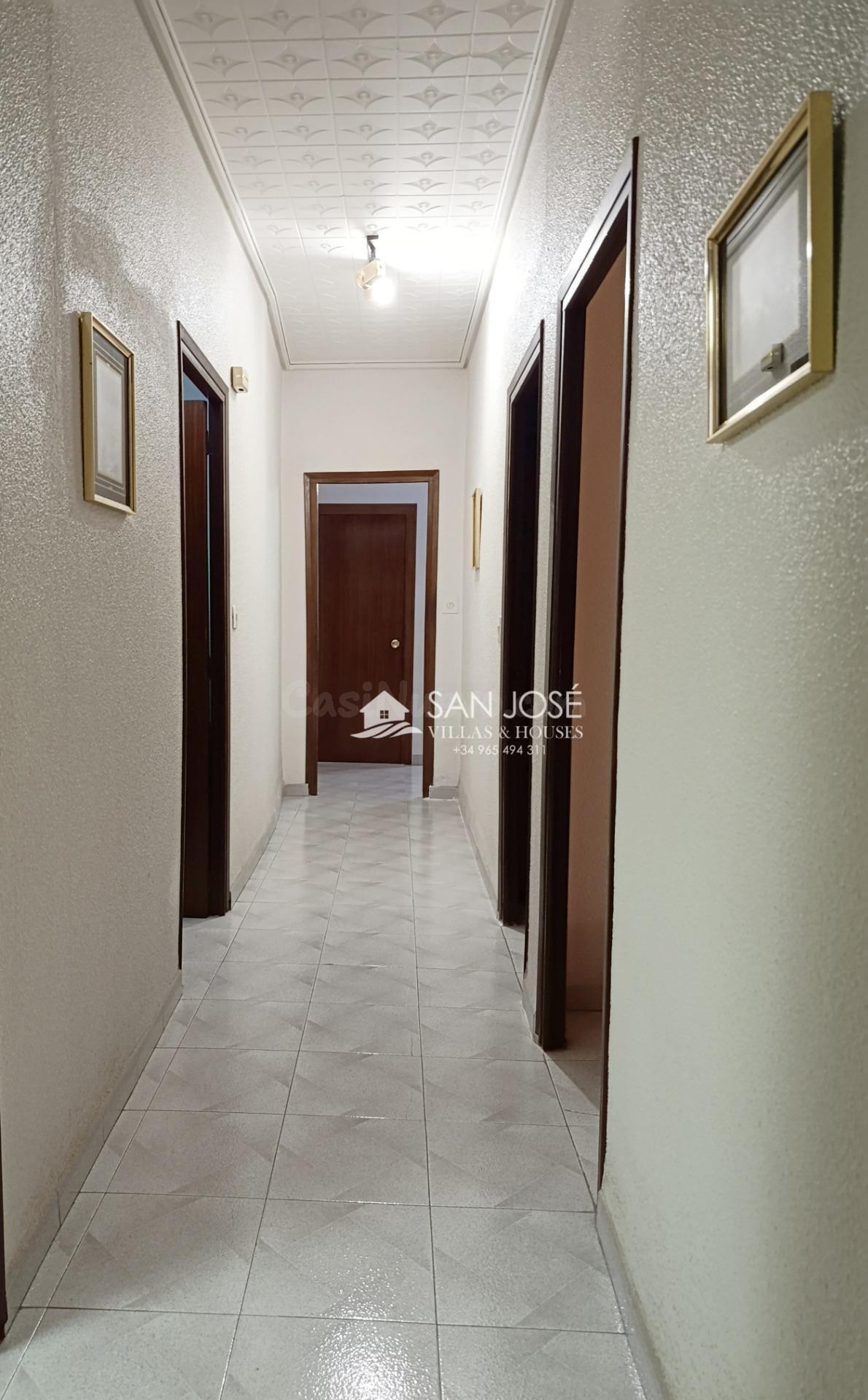 SE VENDE CASA DE TRES PLANTAS CON NEGOCIO O FUTURO GARAJE - foto 4