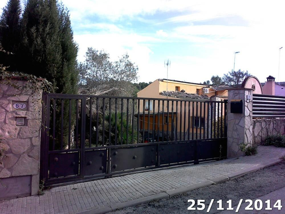 Se vende Casa OKUPADA en Calle Bosc Dels Palillos 7 Olesa de - foto 4