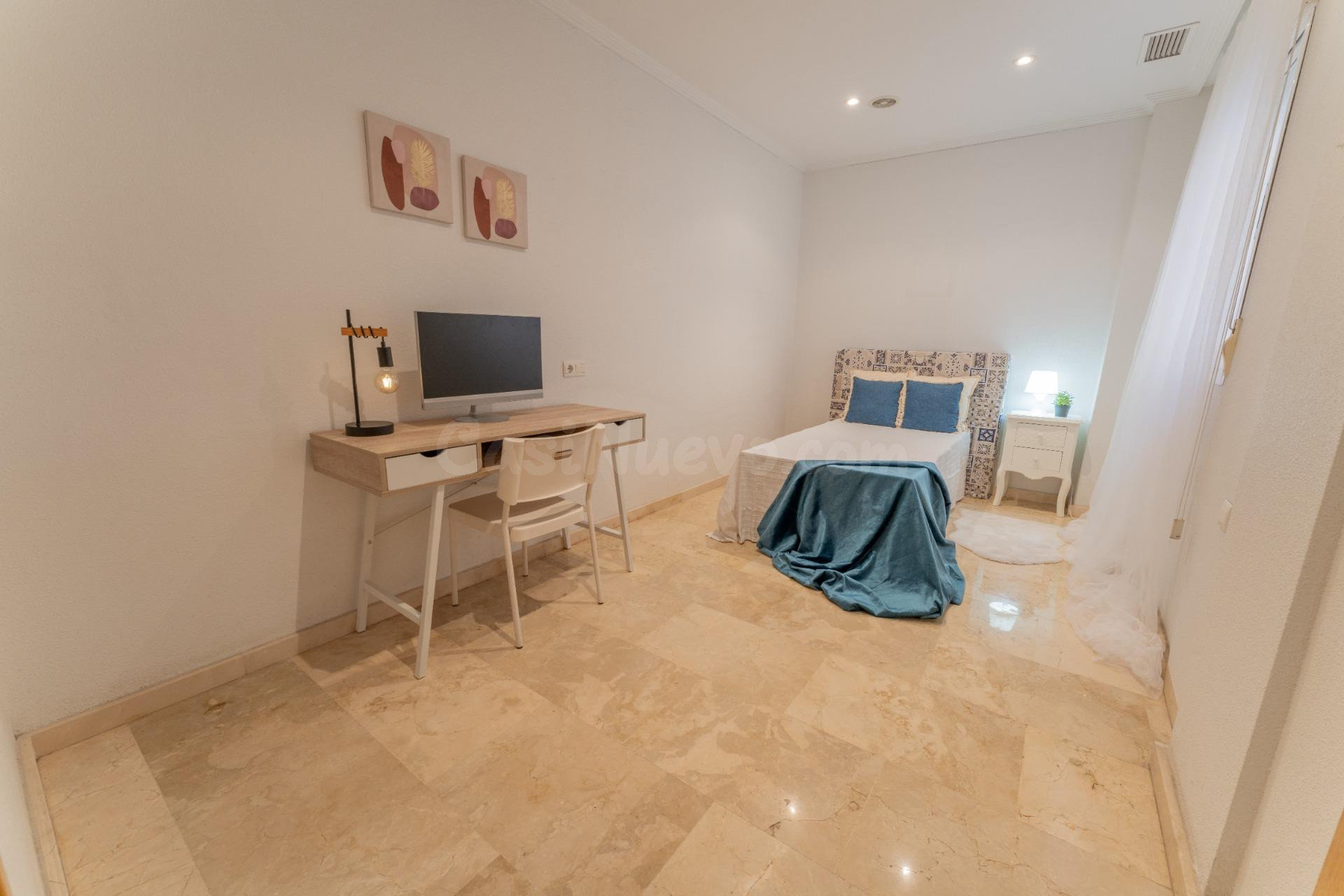¡Tu oasis urbano te espera! Planta baja con entrada independ - foto 5