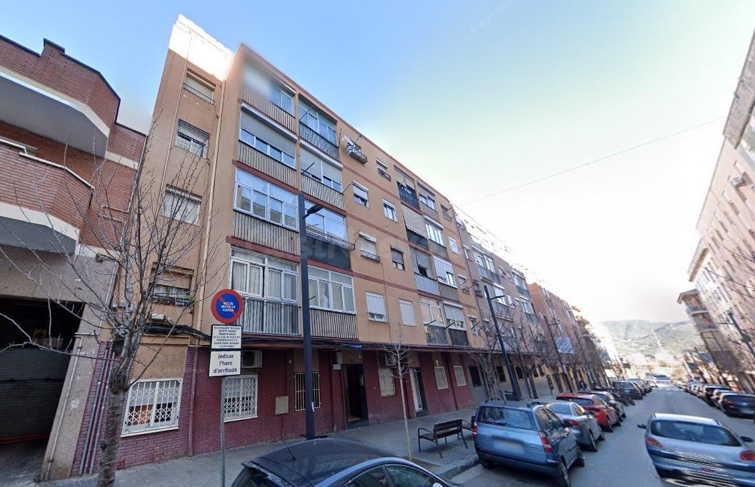 PISO OKUPADO EN VENTA EN RIPOLLET (Barcelona). - foto 2