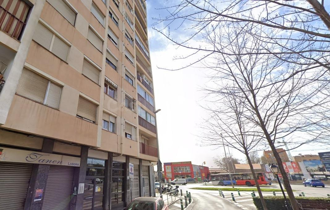 Se vende piso okupado en Vía SANT OLEGUER Nº 2 Barberà del V