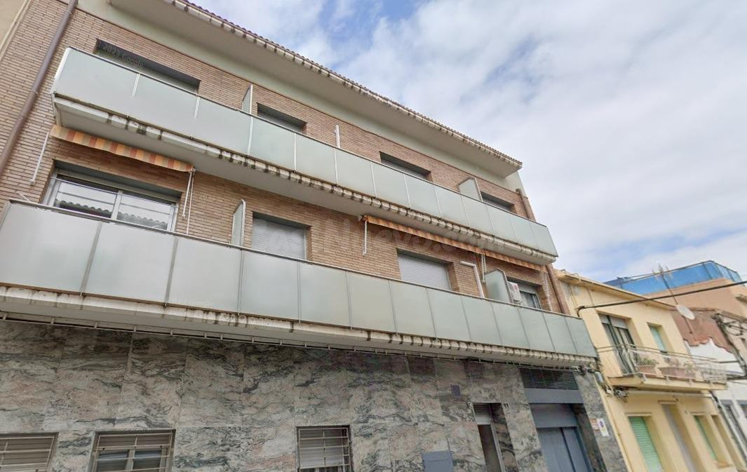 FANTÁSTICO PISO + 2 GARAJES en Calle PILAR, 9 en Premià de M - foto 2