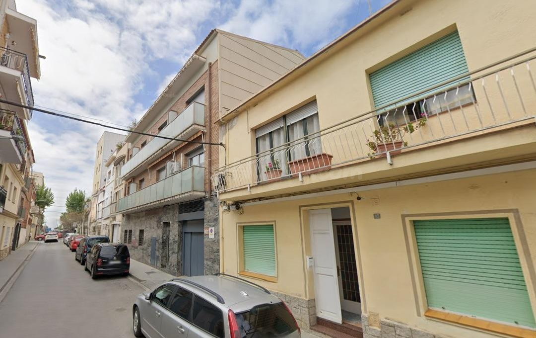 FANTÁSTICO PISO + 2 GARAJES en Calle PILAR, 9 en Premià de M - foto 3