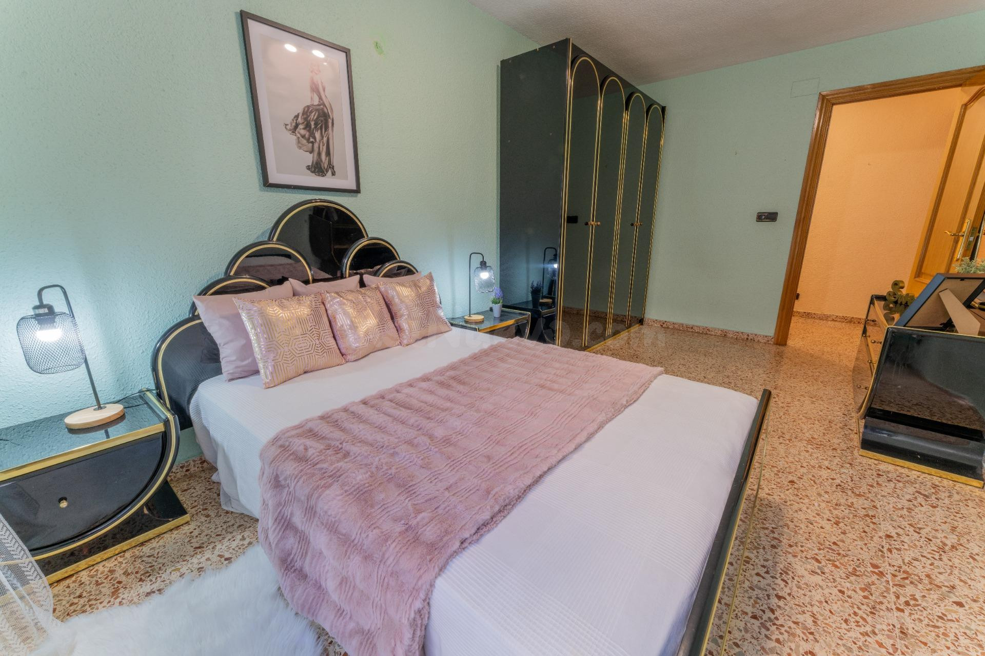 OPORTNIDAD DE COMPRA CON PLAZA DE GARAJE EN ALICANTE - foto 2