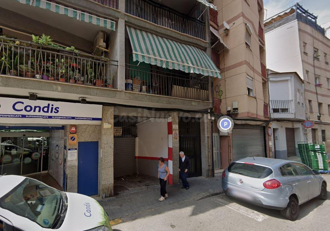 FANTÁSTICO PISO en Calle Doctor Torres i Bages 15 de Santa C - foto 2