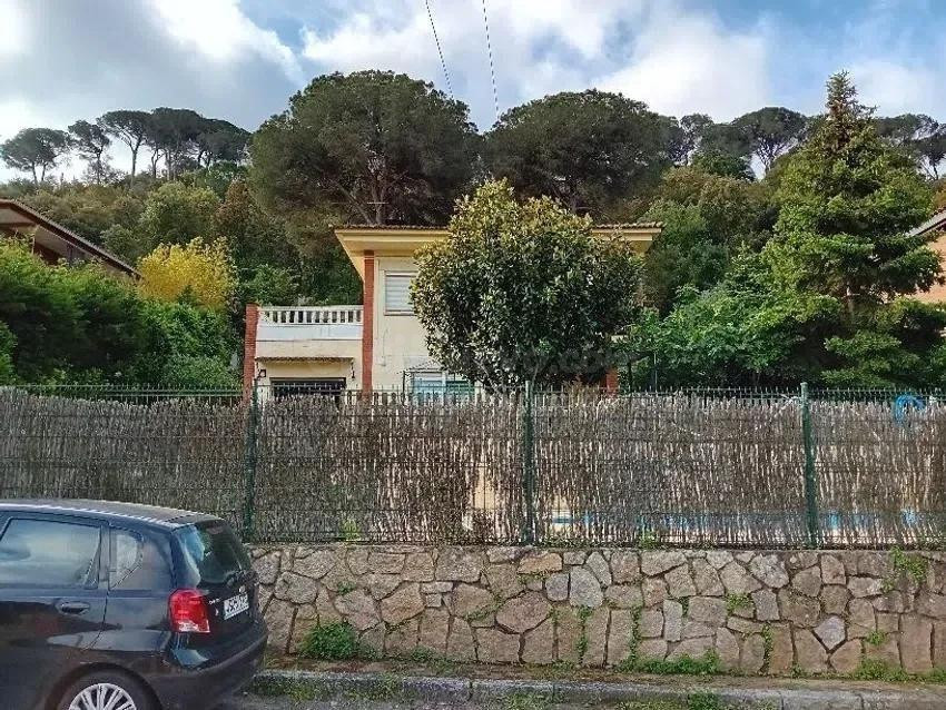 Se vende CHALET OKUPADO en Calle Sant Esteve 17 de Vilanova  - foto 4