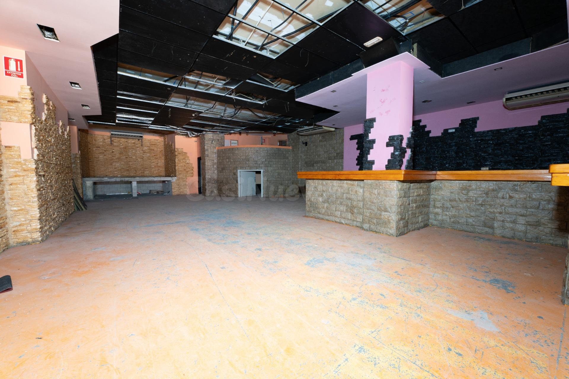 Local de 277 m2 en Albatera, ideal para nuevo proyecto o neg - foto 5