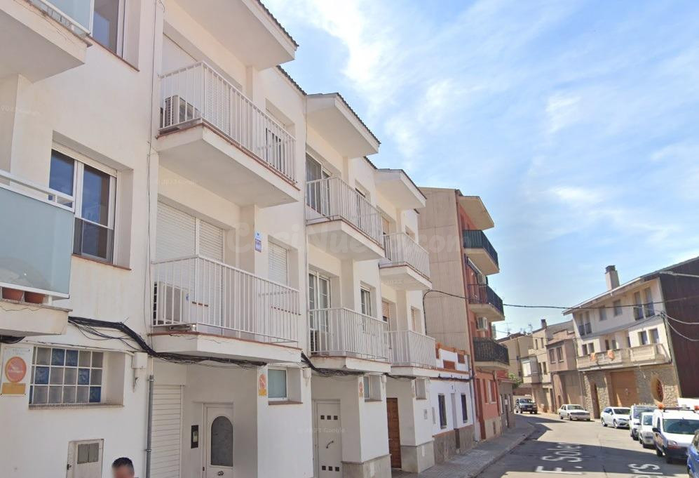 Se vende Casa ADOSADA en Calle Soler I Puigdollers en Sant V - foto 2
