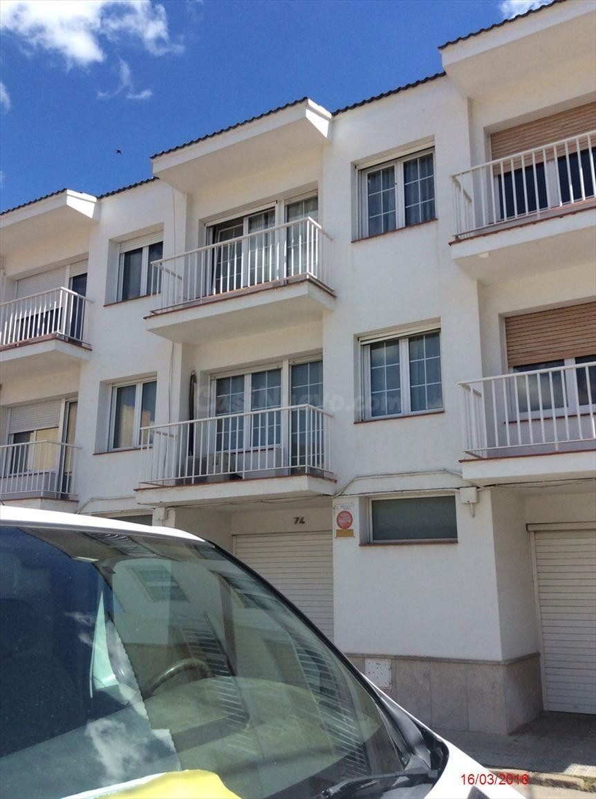 Se vende Casa ADOSADA en Calle Soler I Puigdollers en Sant V - foto 3