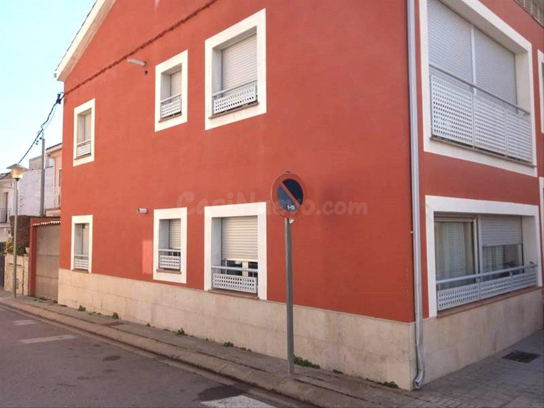 SE VENDE DÚPLEX + GARAJE OKUPADO en Calle Gavarres 29 de Pal - foto 3