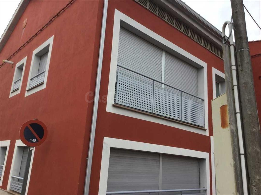 SE VENDE DÚPLEX + GARAJE OKUPADO en Calle Gavarres 29 de Pal - foto 4