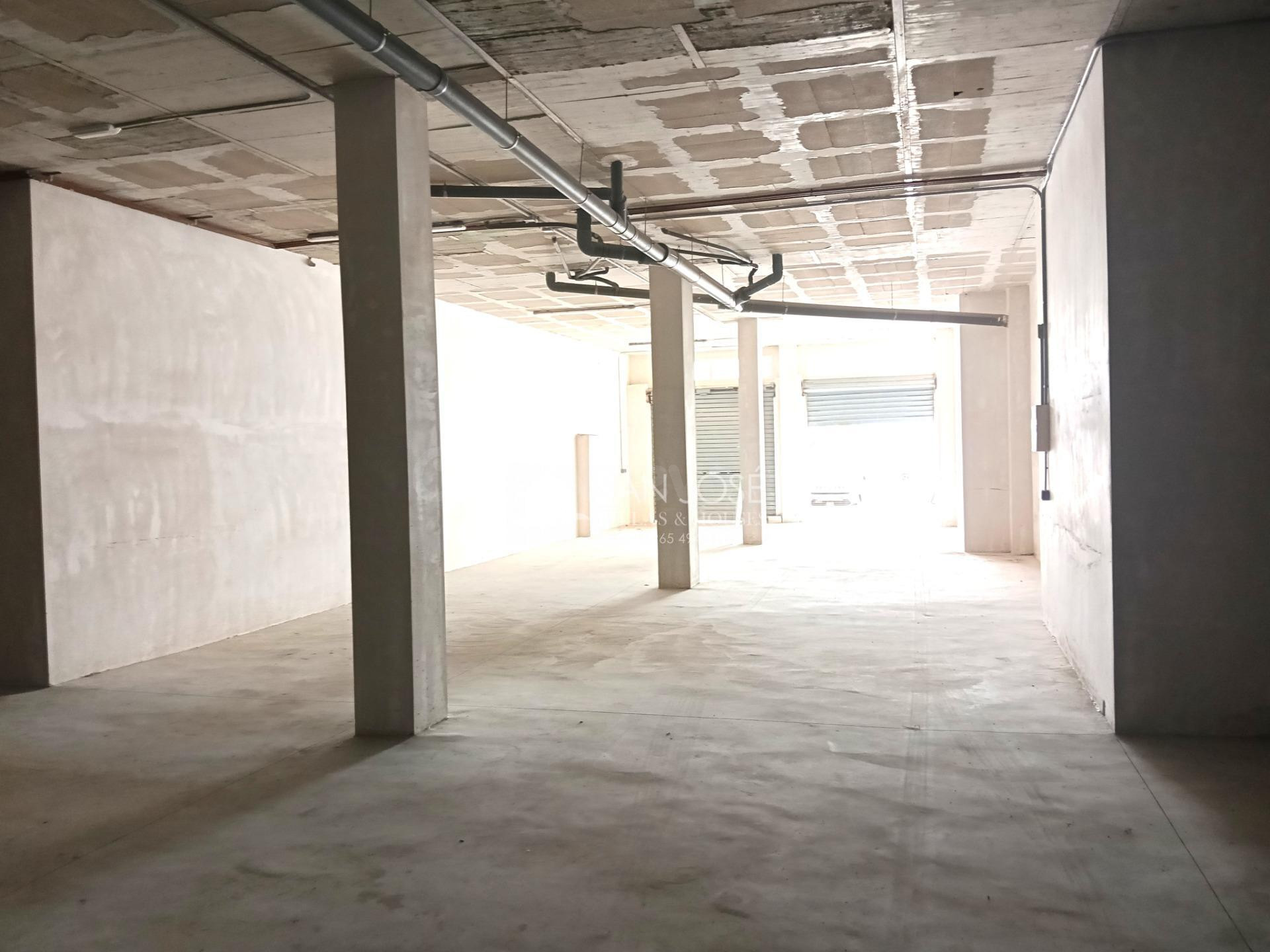 SE VENDE O SE ALQUILA LOCAL COMERCIAL AMPLIO Y DIAFANO EN AS - foto 2