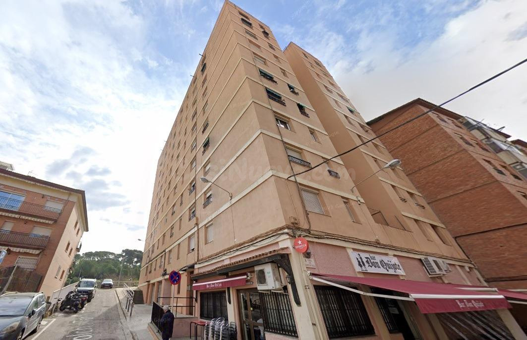 SE VENDE PISO OKUPADO en Calle Folch I Torres Nº 12 Rubí (Ba - foto 2