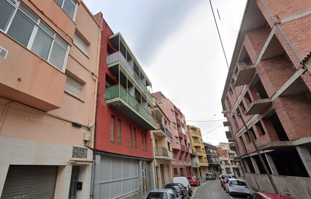 SE VENDE DÚPLEX OKUPADO en Calle Vicenc Bou Nº 3 Figueres (G - foto 3